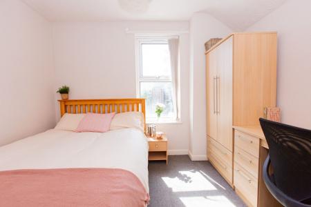 4 bedroom Semi-detached house to let in South Road, West Bridgford, NG2