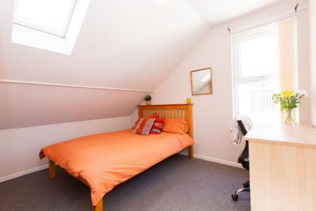 4 bedroom Semi-detached house to let in South Road, West Bridgford, NG2