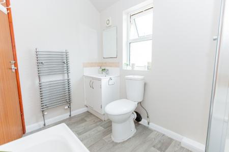 4 bedroom Semi-detached house to let in South Road, West Bridgford, NG2