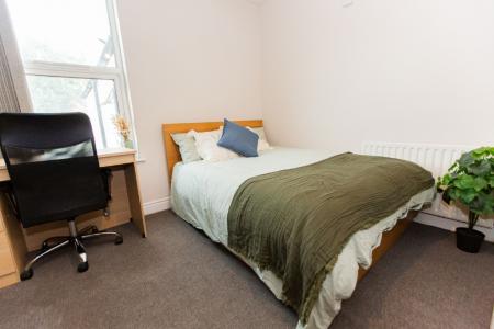 4 bedroom Semi-detached house to let in South Road, West Bridgford, NG2