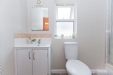 4 bedroom Semi-detached house to let in South Road, West Bridgford, NG2