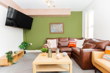 4 bedroom Semi-detached house to let in South Road, West Bridgford, NG2