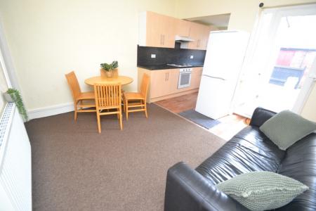 3 bedroom Detached house to let in Cloister Street, Dunkirk, Nottingham, NG7