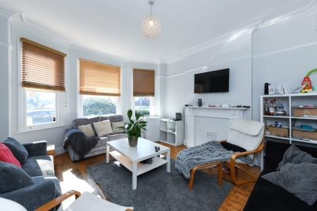 6 bedroom Semi-detached house to let in Millicent Road, West Bridgford, NG2