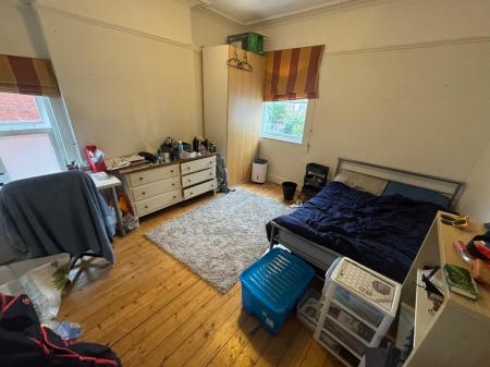 6 bedroom Semi-detached house to let in Millicent Road, West Bridgford, NG2