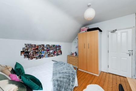 6 bedroom Semi-detached house to let in Millicent Road, West Bridgford, NG2