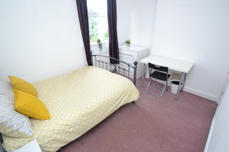 6 bedroom Semi-detached house to let in Loughborough Road, West Bridgford, NG2