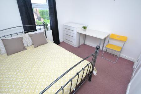 6 bedroom Semi-detached house to let in Loughborough Road, West Bridgford, NG2