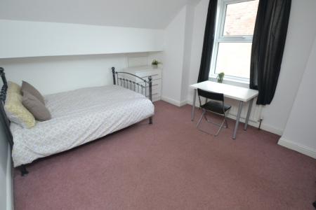 6 bedroom Semi-detached house to let in Loughborough Road, West Bridgford, NG2