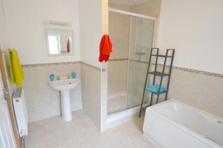 6 bedroom Detached house to let in Melton Road, West Bridgford, NG2