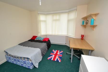 5 bedroom Detached house to let in Derby Road, Lenton, Nottingham, NG7