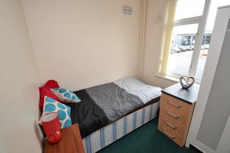 5 bedroom Detached house to let in Derby Road, Lenton, Nottingham, NG7