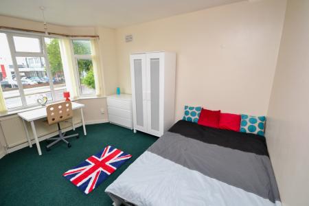Derby Road, Lenton, Nottingham, NG7
