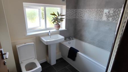 6 bedroom Semi-detached house to let in Brailsford Road, Dunkirk, Nottingham, NG7