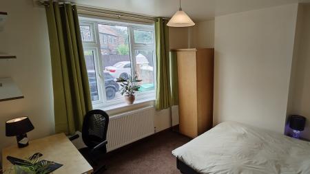 6 bedroom Semi-detached house to let in Brailsford Road, Dunkirk, Nottingham, NG7