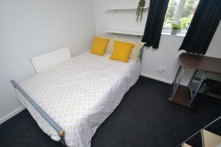 4 bedroom Detached house to let in Oliver Close, Arboretum, Nottingham, NG7