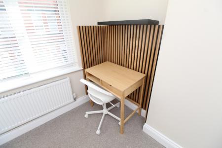 2 bedroom Flat to let in Denman Street, Radford, Nottingham, NG7