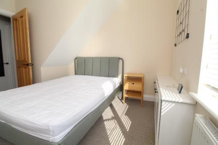 2 bedroom Flat to let in Denman Street, Radford, Nottingham, NG7