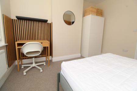 2 bedroom Flat to let in Denman Street, Radford, Nottingham, NG7