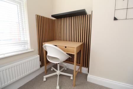 2 bedroom Flat to let in Denman Street, Radford, Nottingham, NG7