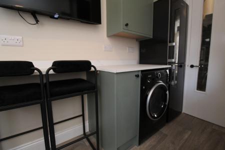 2 bedroom Flat to let in Denman Street, Radford, Nottingham, NG7