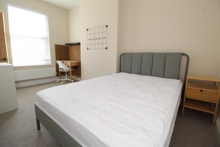 2 bedroom Flat to let in Denman Street, Radford, Nottingham, NG7