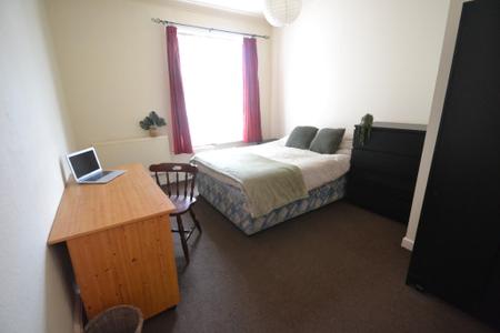 2 bedroom Flat to let in Henry Road, West Bridgford, NG2