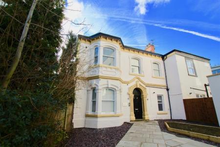 2 bedroom Flat to let in Park Suites, Arboretum, Nottingham, NG7