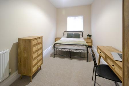 2 bedroom Flat to let in Musters Road, West Bridgford, NG2