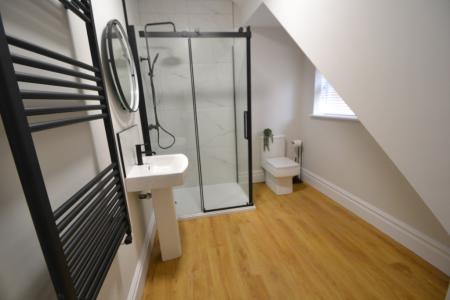 2 bedroom Flat to let in Musters Road, West Bridgford, NG2