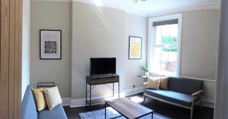 4 bedroom Semi-detached house to let in Hawksworth Road, Nottingham, NG2