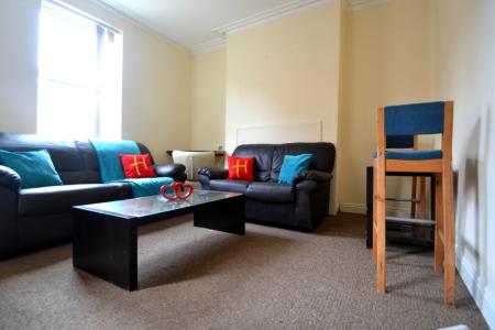 4 bedroom Semi-detached house to let in Bridge Grove, West Bridgford, NG2