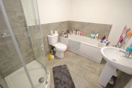 4 bedroom Detached house to let in Dunkirk Road, Nottingham, NG7