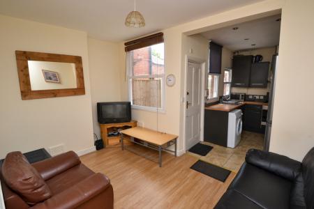 4 bedroom Detached house to let in Dunkirk Road, Dunkirk, Nottingham, NG7