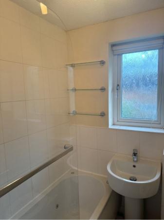2 bedroom Flat to let in Heron Drive, Lenton, Nottingham, NG7