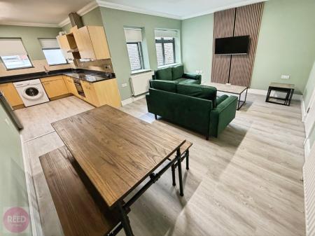 6 bedroom Flat to let in Arthur Avenue, Lenton, NG7