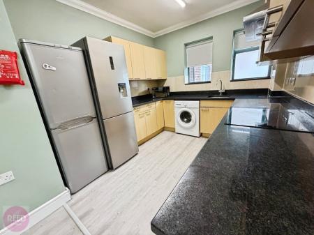 6 bedroom Flat to let in Arthur Avenue, Lenton, NG7