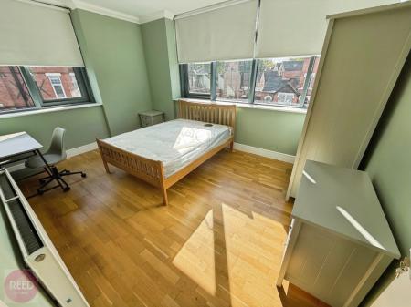 6 bedroom Flat to let in Arthur Avenue, Lenton, NG7