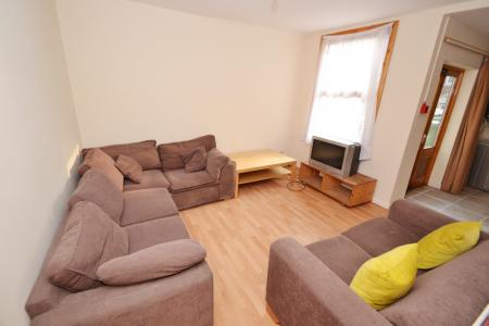 6 bedroom Detached house to let in Balfour Road, Lenton, Nottingham, NG7
