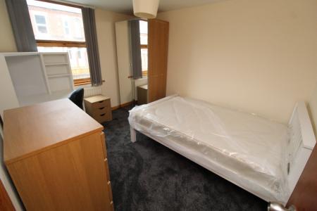 6 bedroom Detached house to let in Balfour Road, Lenton, Nottingham, NG7