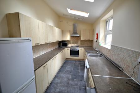 6 bedroom Detached house to let in Balfour Road, Lenton, Nottingham, NG7