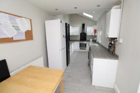 6 bedroom Detached house to let in Balfour Road, Lenton, Nottingham, NG7