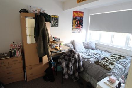 3 bedroom Detached house to let in Heron Drive, Lenton, Nottingham, NG7