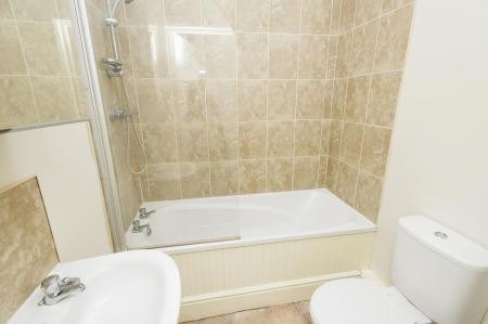 5 bedroom Flat to let in Hope Drive, Nottingham, NG7