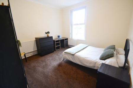 2 bedroom Flat to let in Henry Road, West Bridgford, NG2