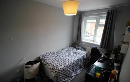 3 bedroom Semi-detached house to let in Montpellier Road, Dunkirk, Nottingham, NG7