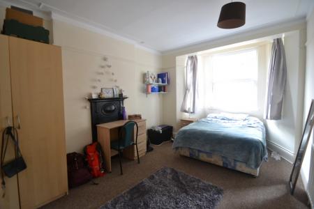 4 bedroom Detached house to let in (4BED) Kimbolton Avenue, Lenton, Nottingham, NG7