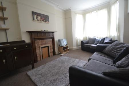 4 bedroom Semi-detached house to let in (4BED) Derby Grove, Lenton, Nottingham, NG7