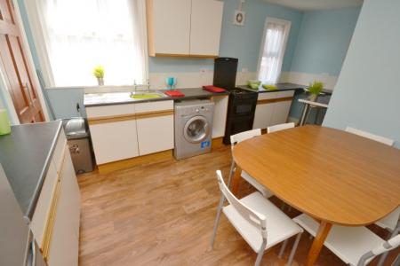 6 bedroom Detached house to let in (6 bed) Henry Road, West Bridgford, NG2