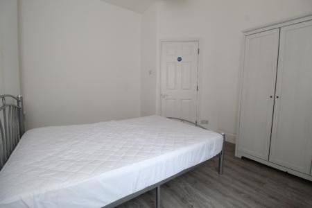 1 bedroom Flat to let in (26/27) Castle Boulevard, Lenton, Nottingham, NG7